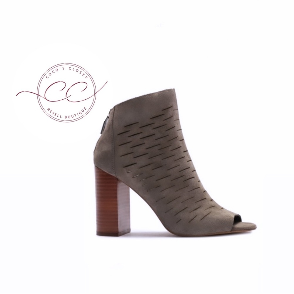 NWOT 1.STATE Shiya Sandal
